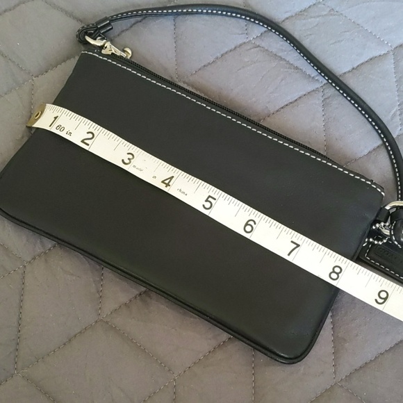 Coach wristlet - Picture 6 of 7